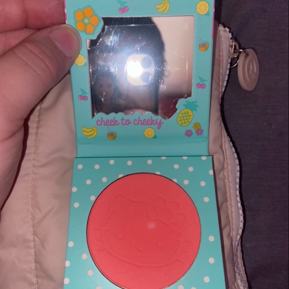 colourpop x hello kitty “aloha honey” blush - Picture 4 of 12
